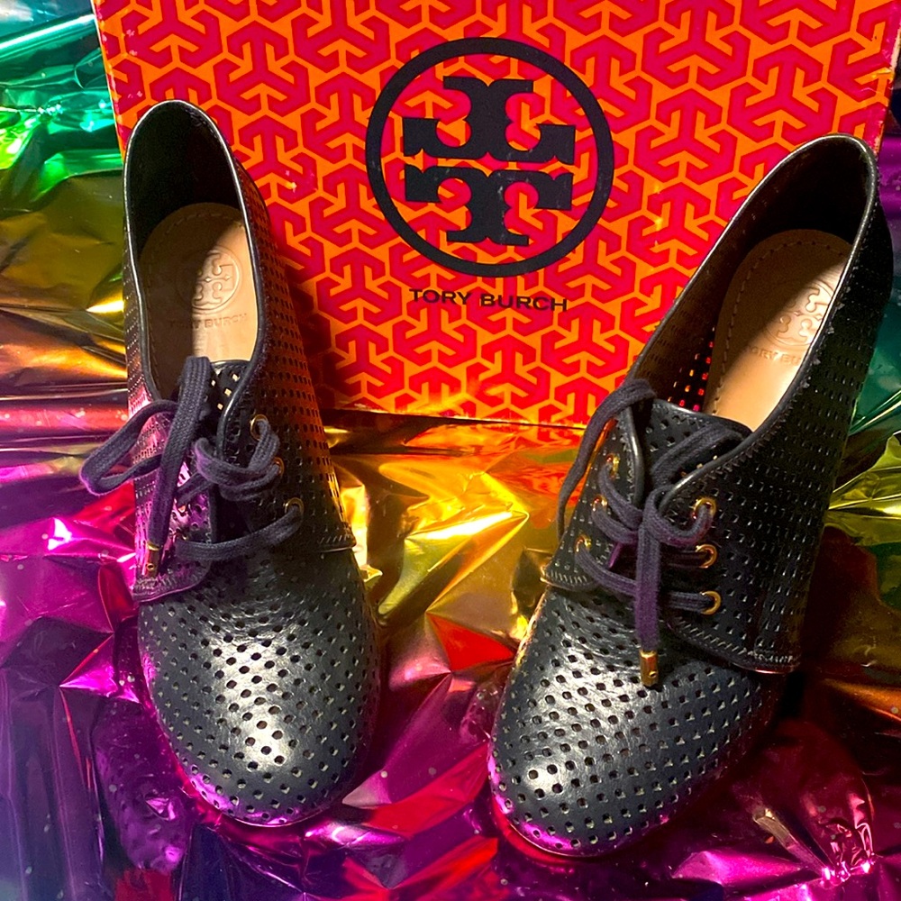 Tory Burch women’s size 10 navy blue wedge heel